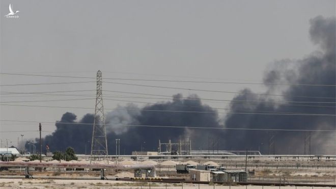 Cơ sở dầu Arab Saudi bị tấn công 