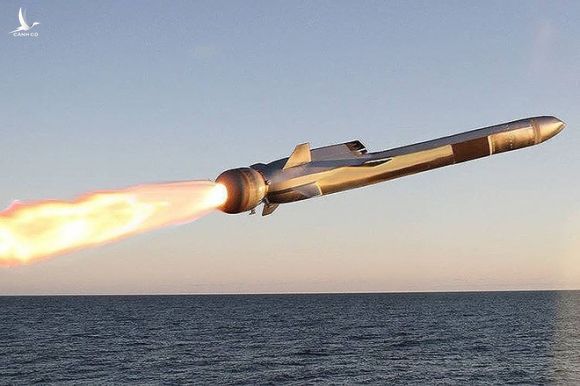 LCS-10 hoàn thành lắp đặt tên lửa chống hạm cực mạnh, bắt đầu trực chiến - Ảnh 11.