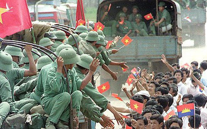Quân tình nguyện Việt Nam hoàn thành xuất sắc nhiệm vụ quốc tế ở Campuchia 