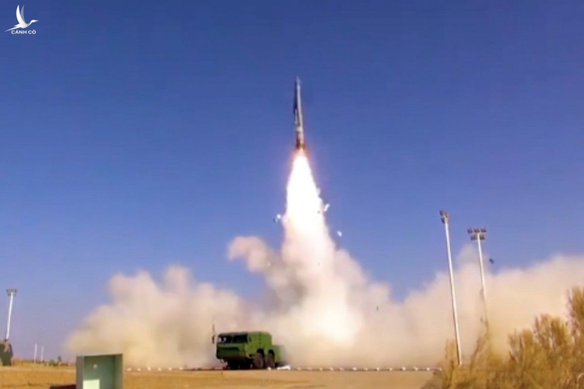 Hình ảnh tên lửa siêu thanh mới Trung Quốc trong video ngày 25/9.   
