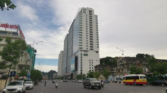 Dự án khách sạn xây vượt 5 tầng ngay giữa trung tâm thành phố /// Ảnh Lã Nghĩa Hiếu  