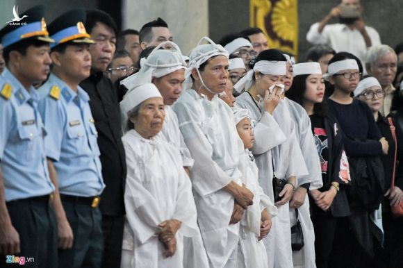 Xuc dong tien dua anh hung phi cong Nguyen Van Bay ve que nha hinh anh 6 