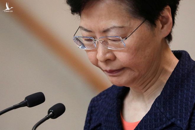 Trưởng đặc khu Carrie Lam tại cuộc họp báo ở Hong Kong ngày 3/9. Ảnh: AFP. 