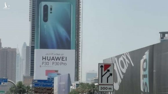 Samsung tra dua Huawei mot cach tham thuy hinh anh 2 