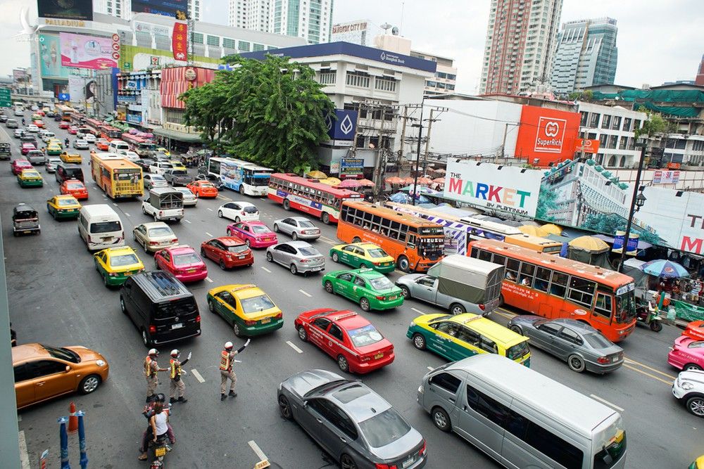 Xe hơi trên đường phố Thái Lan