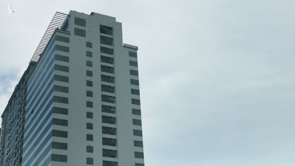 Khách sạn xây vượt 5 tầng ngay giữa trung tâm TP.Hạ Long - ảnh 1