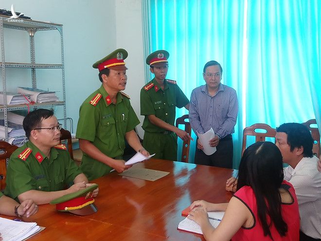 Cơ quan CSĐT tiến hành đọc lệnh bắt giam Trưởng Phòng TN-MT TP.Phan Thiết Phạm Thanh Thá