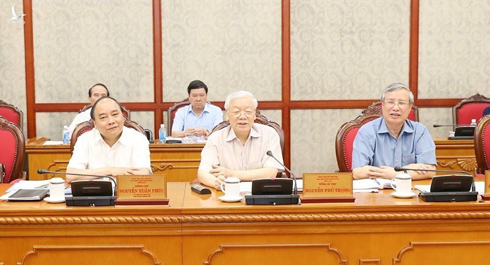 Tổng bí thư, Chủ tịch nước Nguyễn Phú Trọng vừa ký ban hành nghị quyết của Bộ Chính trị về một số chủ trương, chính sách chủ động tham gia cuộc Cách mạng công nghiệp lần thứ tư.
