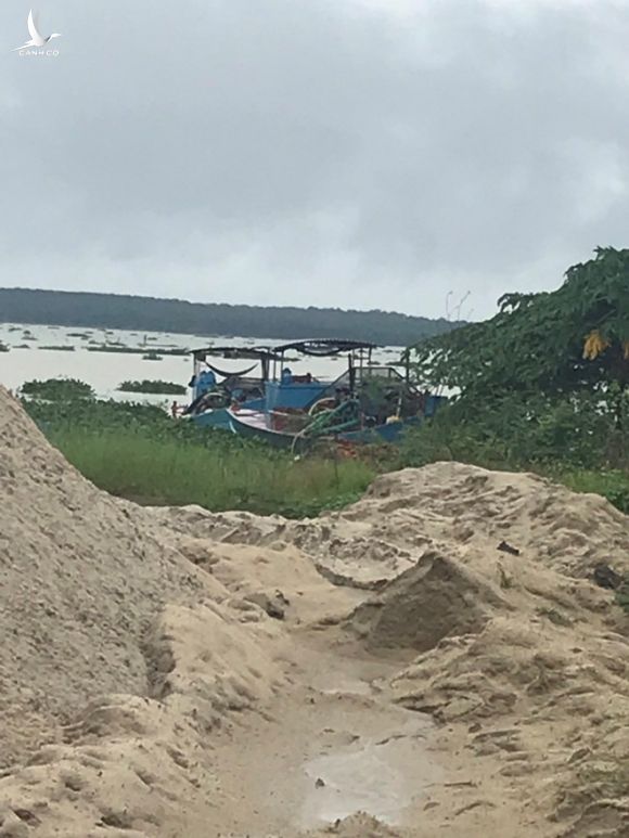Bình Thuận: 40 tàu hút cát trái phép trên hồ Biển Lạc bị niêm phong, thu giữ - ảnh 5
