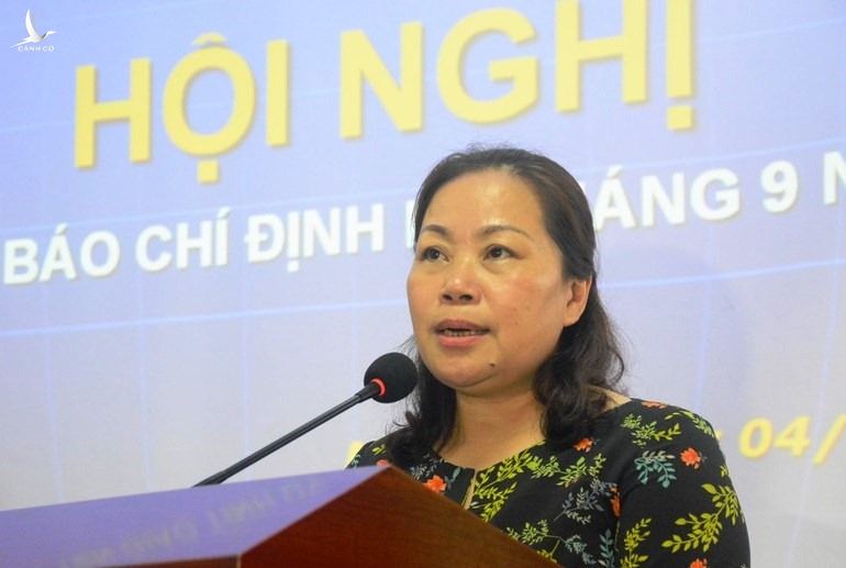 Trưởng Ban Tuyên giáo Tỉnh ủy Nghệ An - bà Nguyễn Thị Thu Hường, đề nghị bác bỏ “thuyết âm mưu” trong cung cấp nước sạch. Ảnh: PV 