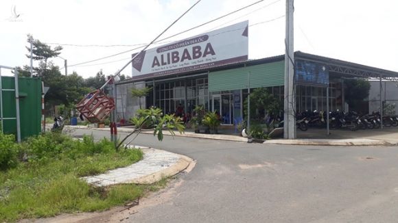 Văn phòng địa ốc Alibaba xây dựng trái phép tại xã Long Phước /// Ảnh: Lê Lâm