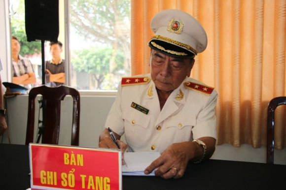 Nghẹn ngào tiễn Đại tá phi công Nguyễn Văn Bảy về với đất mẹ Lai Vung - Ảnh 3.