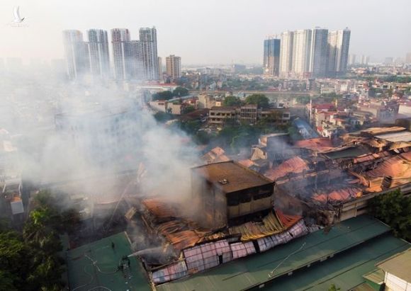 Công ty Rạng Đông phải bồi thường thiệt hại cho người dân sau vụ cháy? - 1