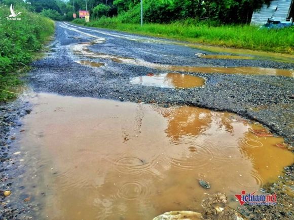 Giải ngân 10 tỷ, đường 2km 13 năm vẫn ngổn ngang ở Vĩnh Phúc