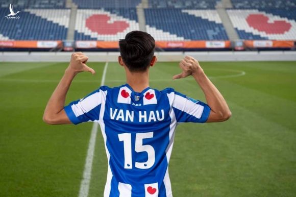 Báo Hà Lan: Đoàn Văn Hậu, Van Dijk Việt Nam quá lợi hại!