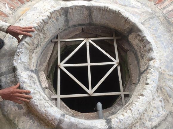 “Đôi mắt thần” hơn 1.200 năm tuổi được dân làng bảo vệ như báu vật - Hình 3 “Doi mat than” hon 1.200 nam tuoi duoc dan lang bao ve nhu bau vat-Hinh-3