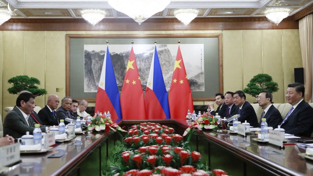 Hội đàm giữa hai phái đoàn Philippines và Trung Quốc, tại Điếu Ngư Đài, Bắc Kinh, Trung Quốc, ngày 29/08/2019. 