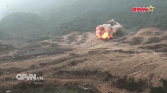 Mang sức mạnh kinh thiên động địa - Rồng lửa FMV giúp Lục quân Việt Nam phá rào đánh bốt - Ảnh 3.