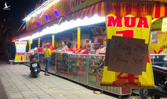 Chiêu trò bán bánh trung thu 'đại hạ giá' ở Sài Gòn - ảnh 5