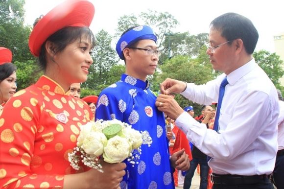 200 cô dâu chú rể tươi vui hạnh phúc trong đám cưới tập thể ngày Quốc khánh - ảnh 14