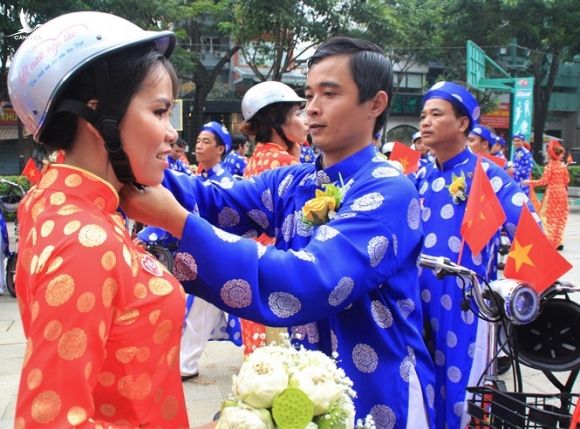 200 cô dâu chú rể tươi vui hạnh phúc trong đám cưới tập thể ngày Quốc khánh - ảnh 19