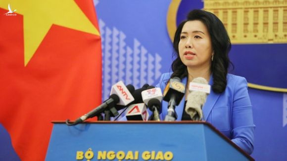 Bà Lê Thị Thu Hằng nêu quan điểm của Việt Nam về việc Trung Quốc triển khai mạng lưới máy bay không người lái để kiểm soát biển Đông /// Ảnh BNG