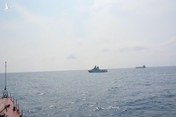 Tàu Hải quân Việt Nam hoàn thành tốt các khoa mục Diễn tập AUMX - Ảnh 7.