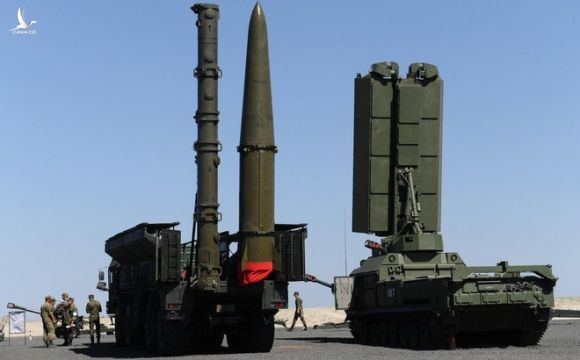 Chuyên gia Nga: Việt Nam mua vũ khí hiện đại nhưng phù hợp và vẫn giữ được "cái đầu lạnh"