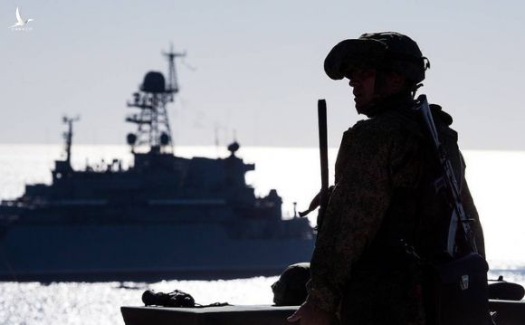 Tàu Mỹ tiến vào Biển Đen, Nga dàn cả một hạm đội 'nghênh chiến'?