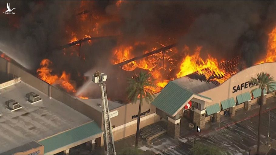 Vụ cháy nhà kho của tập đoàn siêu thị Safeway