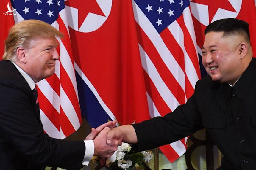Tổng thống Trump và nhà lãnh đạo Kim Jong Un tại hội nghị thượng đỉnh lần thứ 2 tại Hà Nội hồi tháng 2. Ảnh: AFP. 