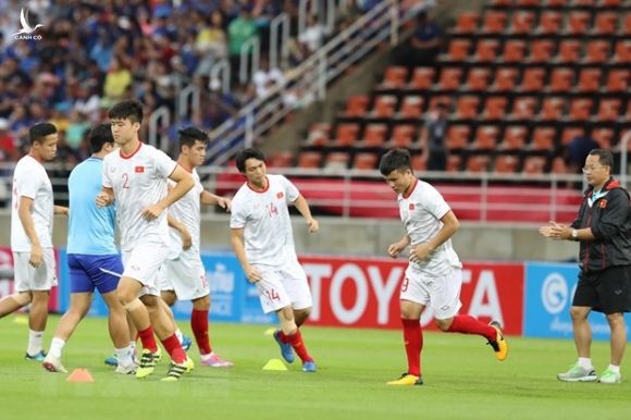 Truc tiep Thai Lan-Viet Nam 0-0: Cong bo doi hinh ra san hinh anh 3