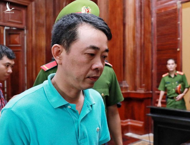 Bị cáo Nguyễn Minh Hùng (cựu tổng giám đốc VN Pharma) bị đề nghị 18-19 năm tù