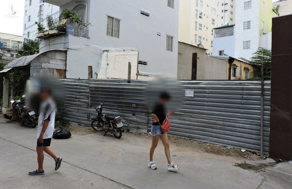 Khu đất (đang rào tôn) tại địa chỉ nhà 78/40 Tuệ Tĩnh, TP Nha Trang trong vụ án trốn thuế mà vợ chồng luật sư Trần Vũ Hải là người có liên quan - Ảnh: PHAN SÔNG NGÂN 