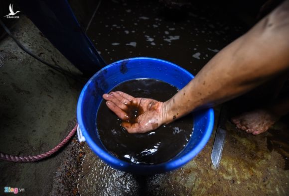 Nuoc den kit, mui dau nong nac khi thau rua be chung cu Ha Noi hinh anh 3 