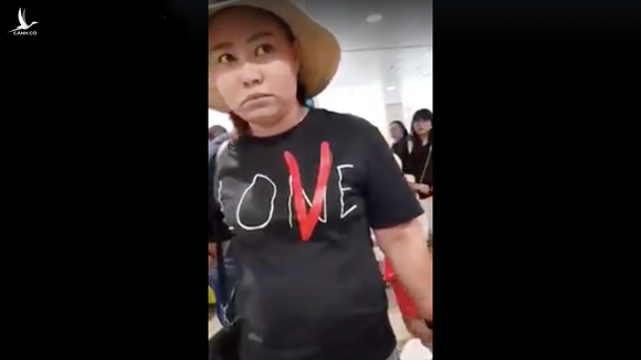 Nữ đại úy công an làm loạn sân bay Tân Sơn Nhất vẫn chưa bị kỷ luật - ảnh 2