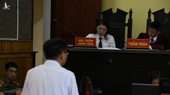 Nguyên phó giám đốc Sở GD-ĐT Sơn La 'tố' bị ép cung - ảnh 2