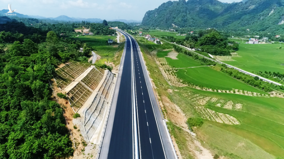 Cao tốc Bắc - Nam vừa sơ tuyển, các “ông lớn” ồ ạt điểm danh dự án “ngon” - 1