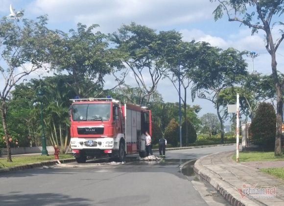 Cháy công trình thi công tòa nhà cao nhất Sài Gòn, sát hầm Thủ Thiêm