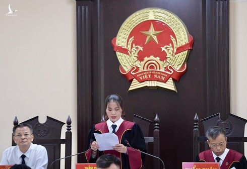 HĐXX phiên tòa sơ thẩm vụ án gian lận thi cử THPT Quốc gia năm 2018 tại Hà Giang. 
