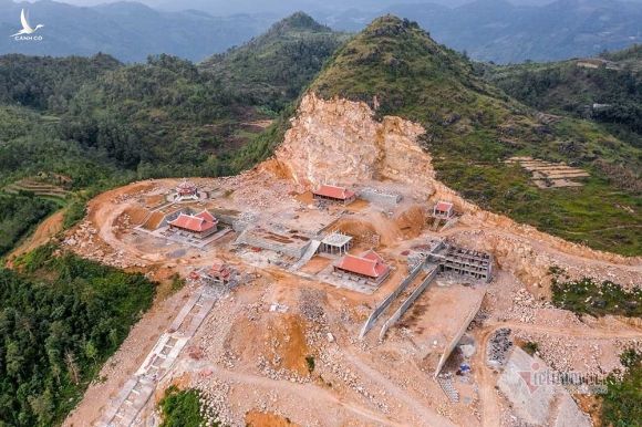 Xẻ núi xây chùa Lũng Cú, Hà Giang 'tiền trảm hậu tấu'