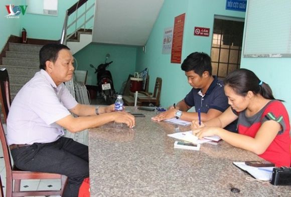  ai "chong lung" cho truong phong gd&dt huyen vinh thuan?  hinh 2