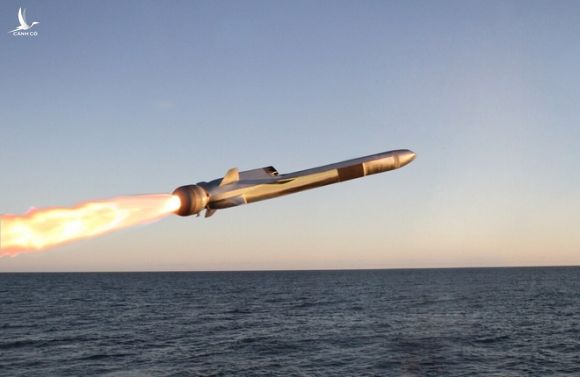 Mỹ phóng tên lửa có thể tiêu diệt bất cứ tàu chiến nào của Trung Quốc trên Biển Đông - Ảnh 1.