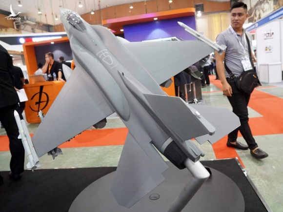 Báo Nga: Mỹ chào mời Việt Nam mua F-16 nhằm cạnh tranh máy bay Nga - ảnh 1