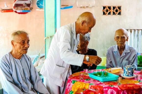 Nơi 'độc' nhất Việt Nam hơn 10 cụ sống 117 tuổi: 90 vẫn chạy xe, làm từ thiện - ảnh 4