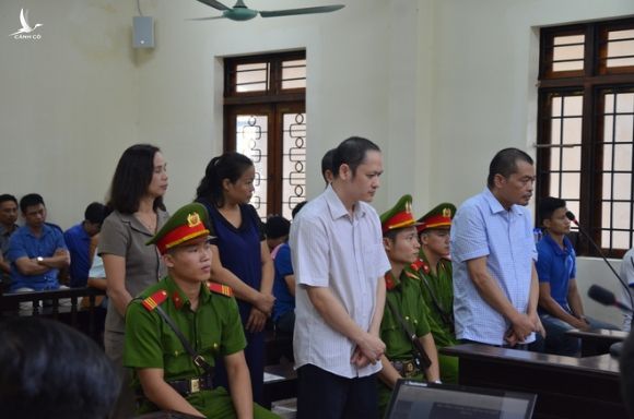 Nóng: Bị cáo vụ gian lận điểm thi ở Hà Giang bị đề nghị mức án cao nhất đến 9 năm tù - Ảnh 3.