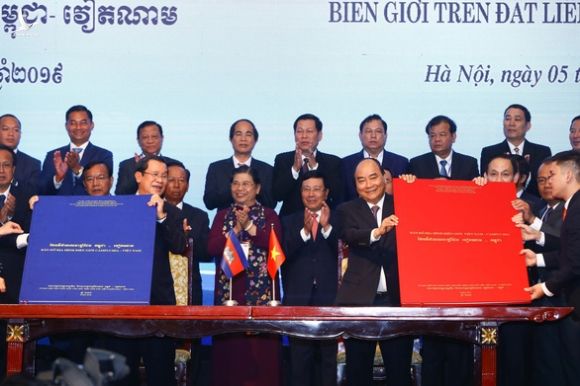 Việt Nam và Campuchia ký thỏa thuận biên giới lịch sử - Ảnh 3.