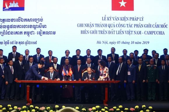 Việt Nam và Campuchia ký thỏa thuận biên giới lịch sử - Ảnh 2.