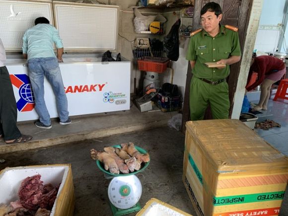 Bình Thuận: Dùng hóa chất 'hô biến' thịt heo nái thành… thịt bò  - ảnh 2