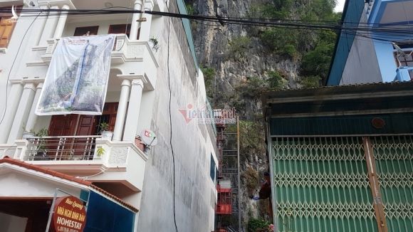 Hà Giang: Thang máy 102 tầng giữa phố cổ Đồng Văn